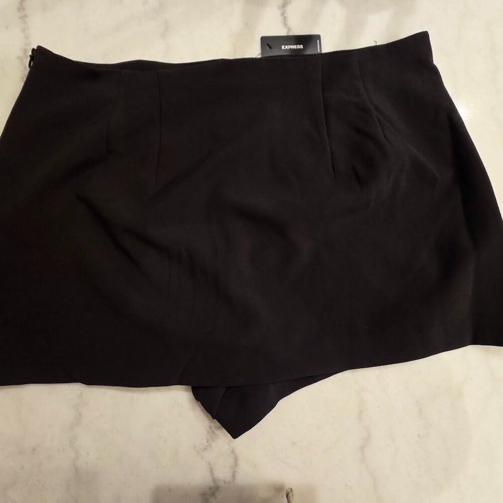 Express Black Skort